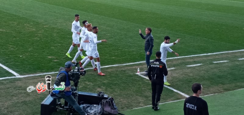  مريم وزينة للرئيس الأمريكي ترامب : غلبنا ملبس 2-1 ولن نخرج من هذه البلاد ... وسنبقى في الممتازة بالغصب عنك